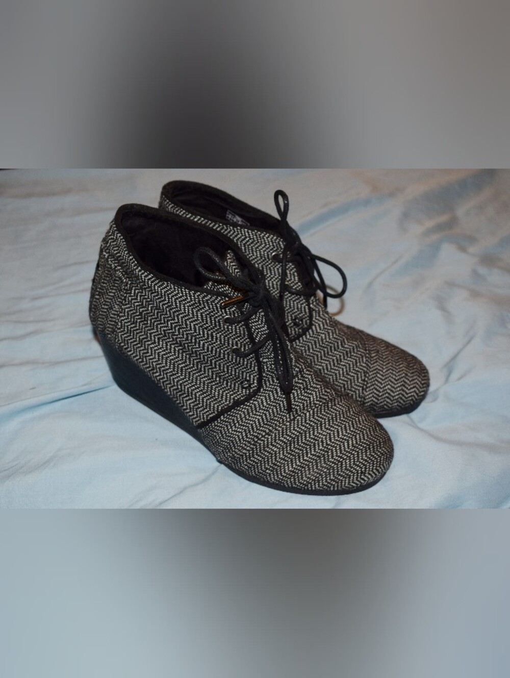 Toms Black and White Chevron Lace-Up Wedge Booties Size 9